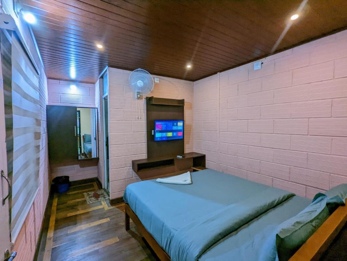 The Wayanad Club Hotel Sultan Bathery Bagian luar foto