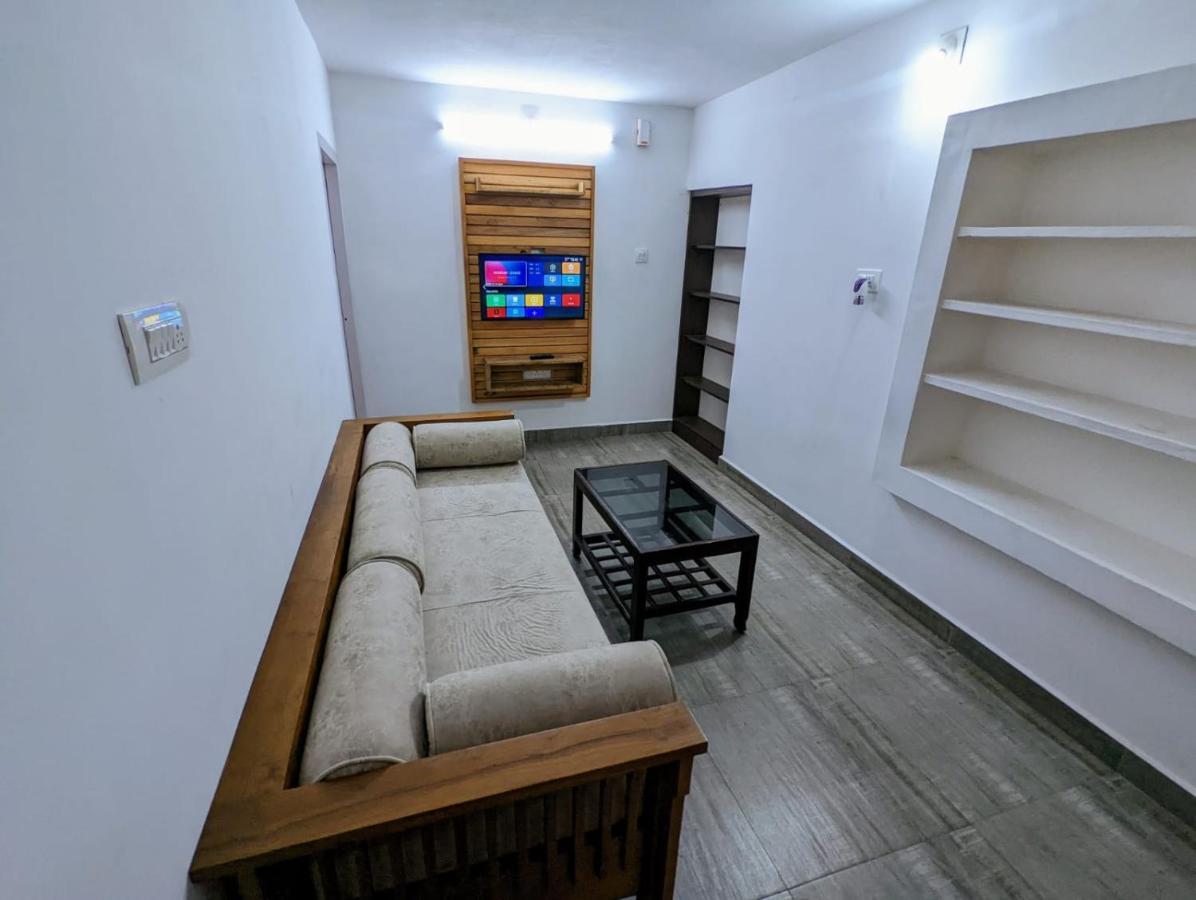 The Wayanad Club Hotel Sultan Bathery Bagian luar foto