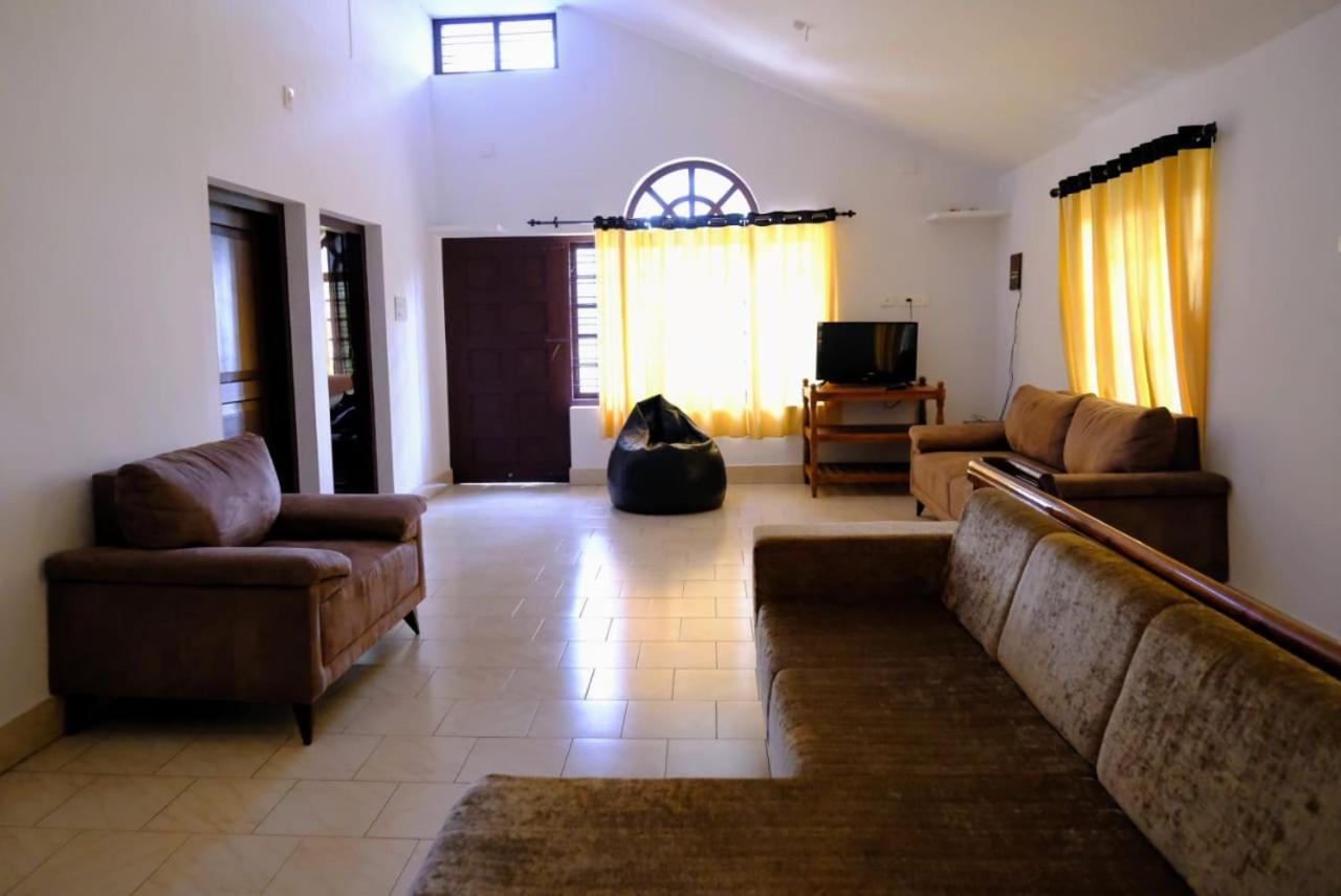 The Wayanad Club Hotel Sultan Bathery Bagian luar foto