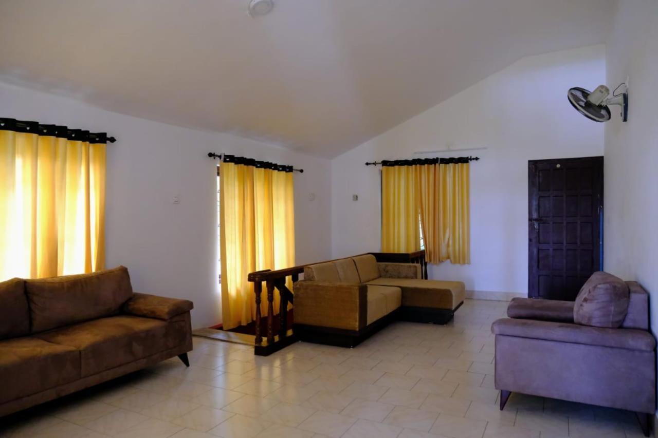 The Wayanad Club Hotel Sultan Bathery Bagian luar foto